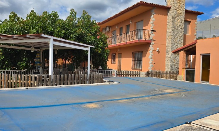 Sale - Chalet independiente - Callosa De Ensarrià