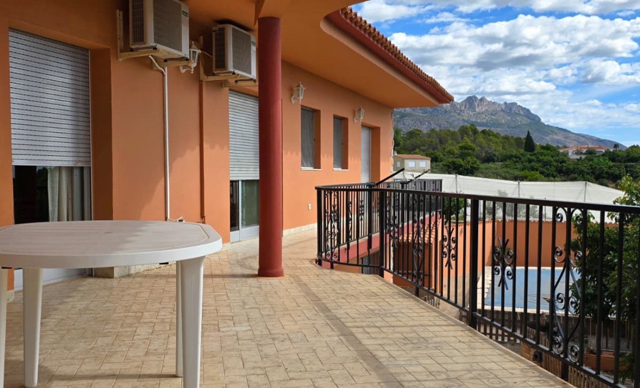 Sale - Chalet independiente - Callosa De Ensarrià