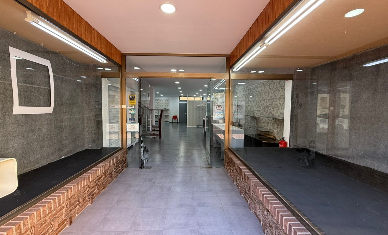 Wederverkoop - Local - Tavernes de la Valldigna - Pueblo