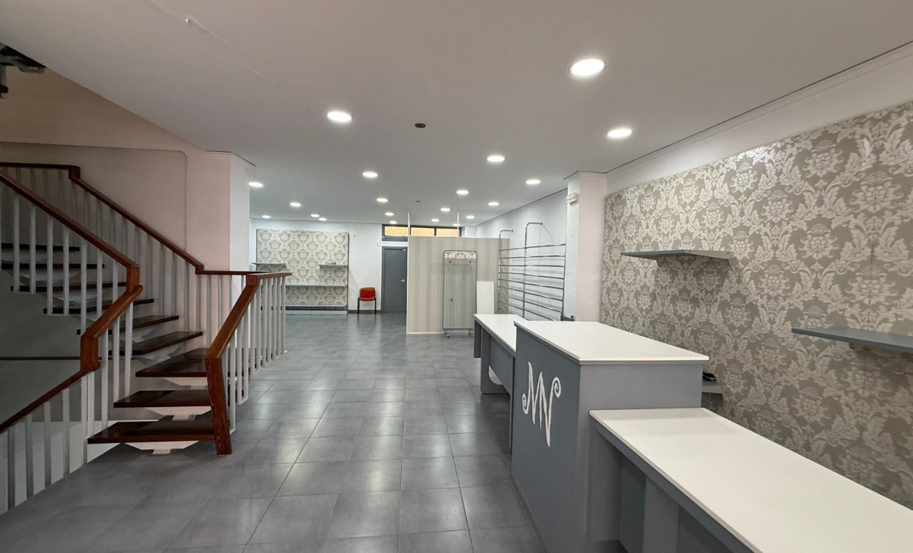 Wederverkoop - Local - Tavernes de la Valldigna - Pueblo