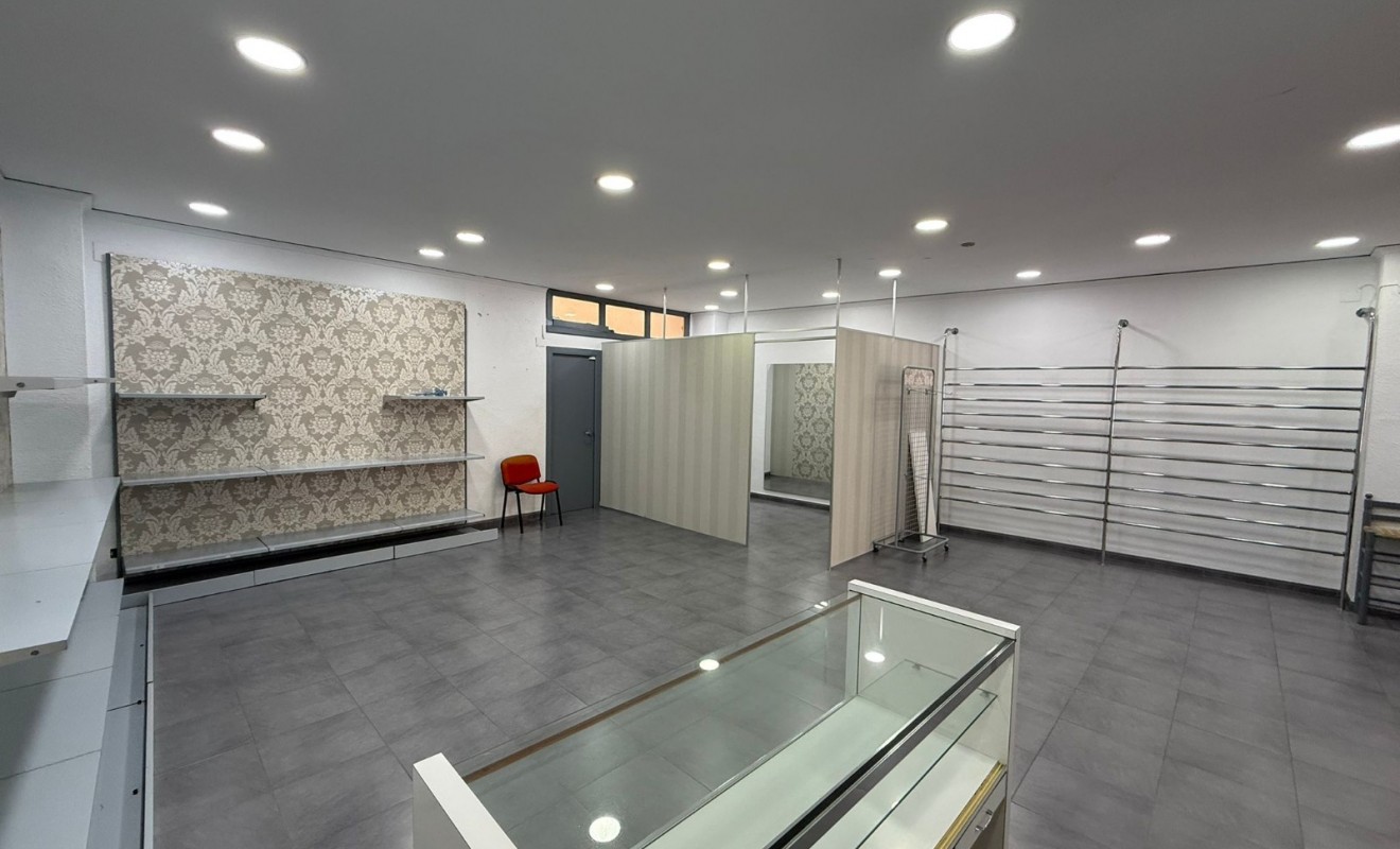 Wederverkoop - Local - Tavernes de la Valldigna - Pueblo