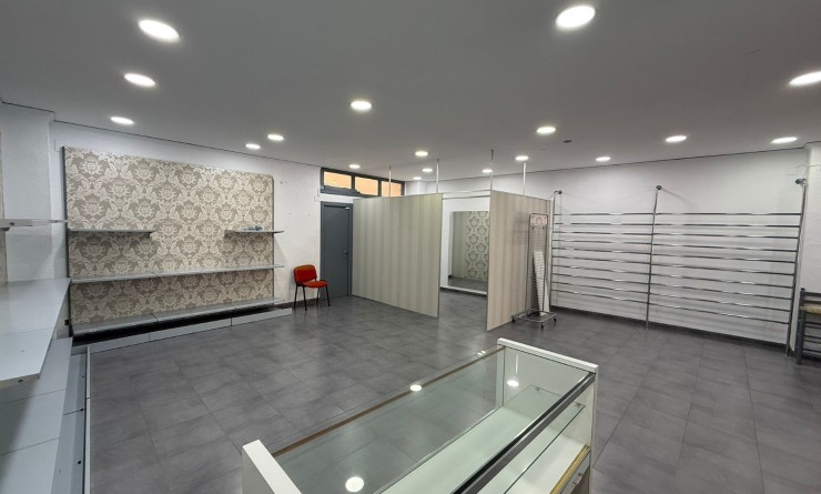 Wederverkoop - Local - Tavernes de la Valldigna - Pueblo