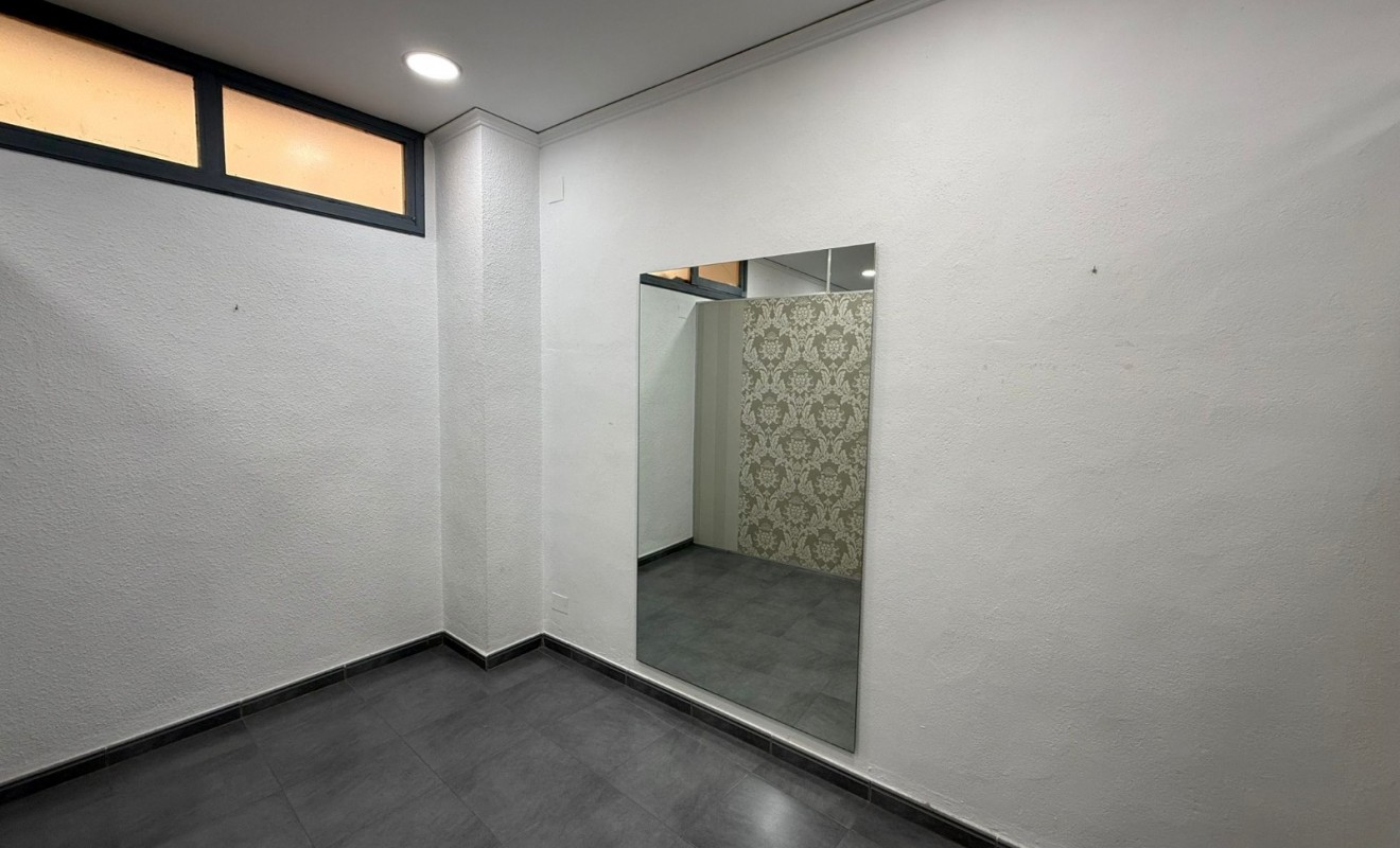 Wederverkoop - Local - Tavernes de la Valldigna - Pueblo