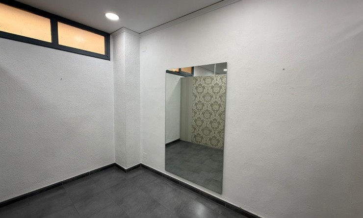 Wederverkoop - Local - Tavernes de la Valldigna - Pueblo