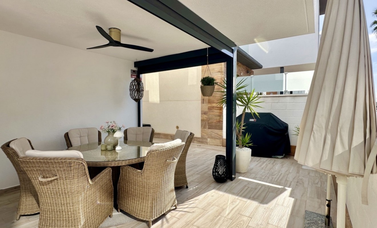 Wederverkoop - Detached villa - Orihuela Costa - Lomas de Cabo Roig