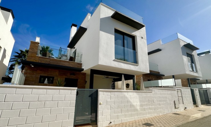 Wederverkoop - Detached villa - Orihuela Costa - Lomas de Cabo Roig