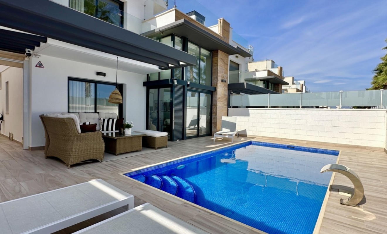 Wederverkoop - Detached villa - Orihuela Costa - Lomas de Cabo Roig