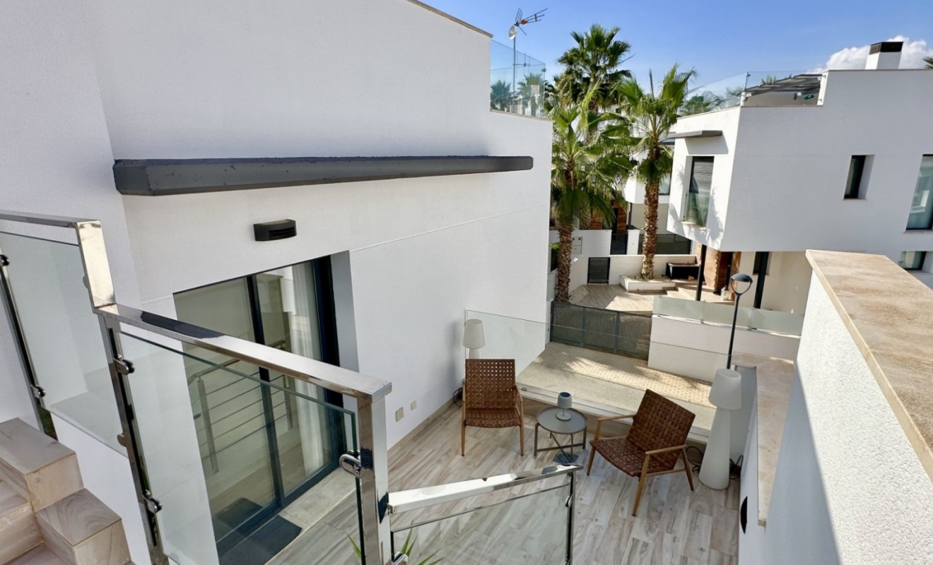 Wederverkoop - Detached villa - Orihuela Costa - Lomas de Cabo Roig