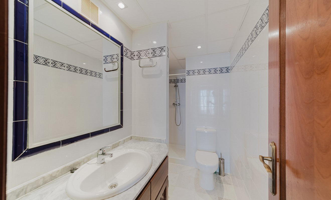 Sale - Apartamento - Torrevieja - Playa de los Locos