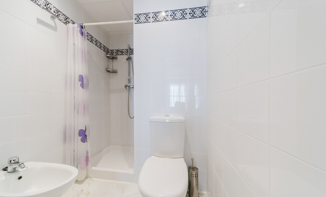 Sale - Apartamento - Torrevieja - Playa de los Locos