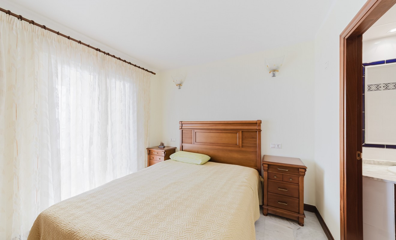Sale - Apartamento - Torrevieja - Playa de los Locos