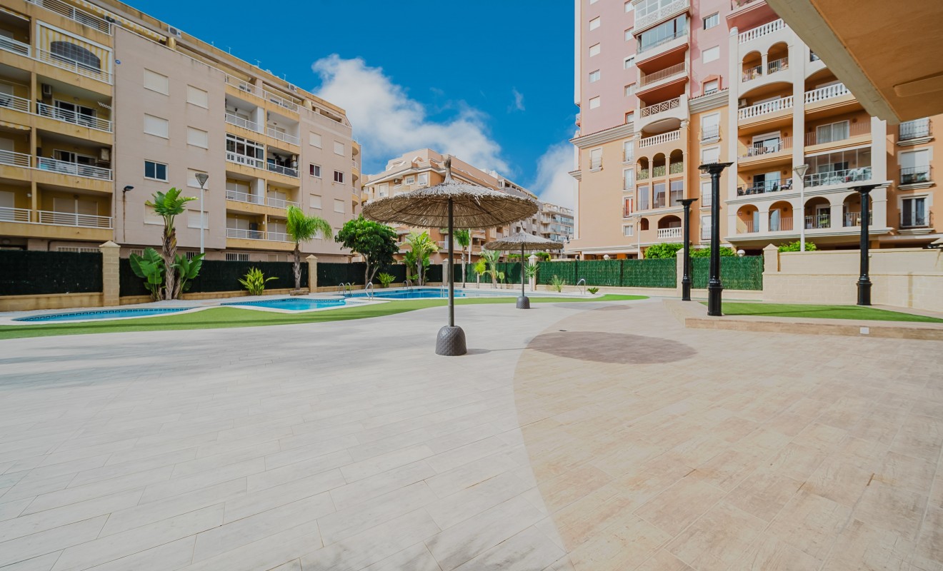 Sale - Apartamento - Torrevieja - Playa de los Locos