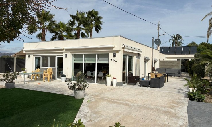 Sale - Detached villa - Crevillente