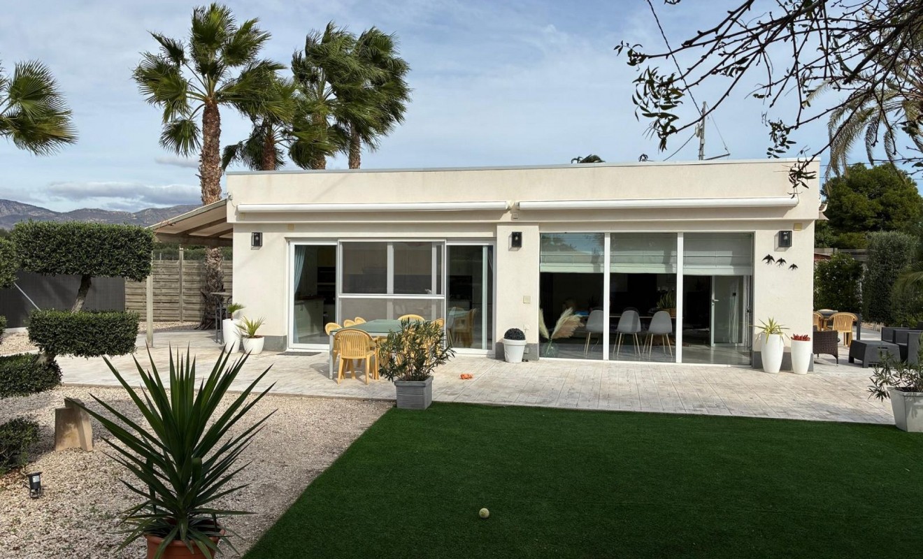 Sale - Detached villa - Crevillente