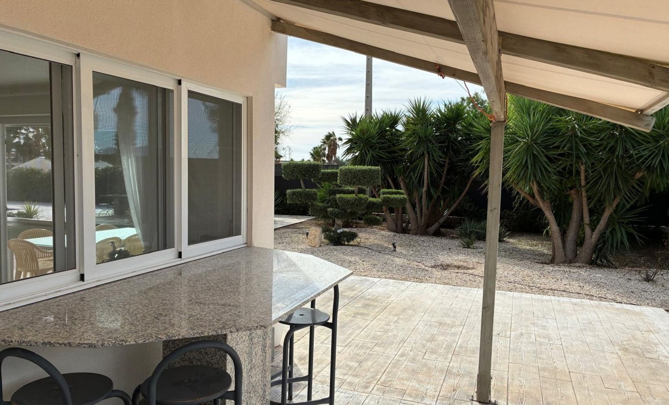 Sale - Detached villa - Crevillente