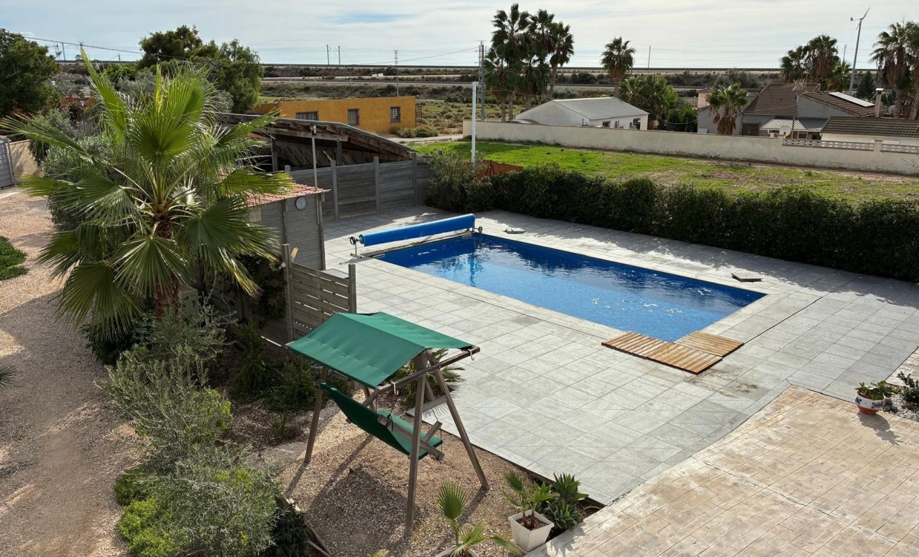 Sale - Detached villa - Crevillente
