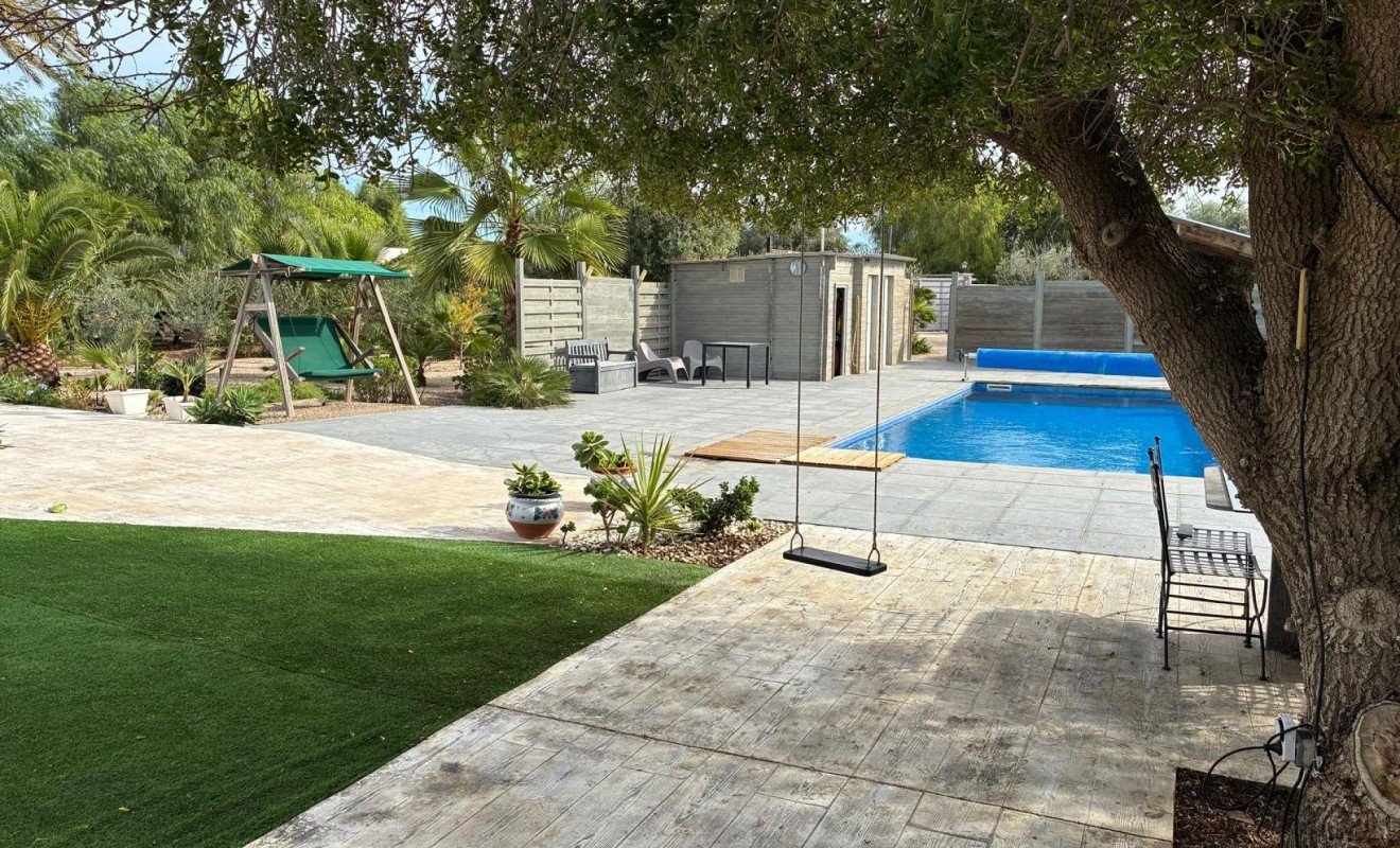 Sale - Detached villa - Crevillente