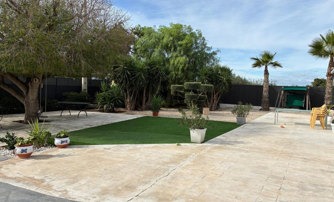 Sale - Detached villa - Crevillente