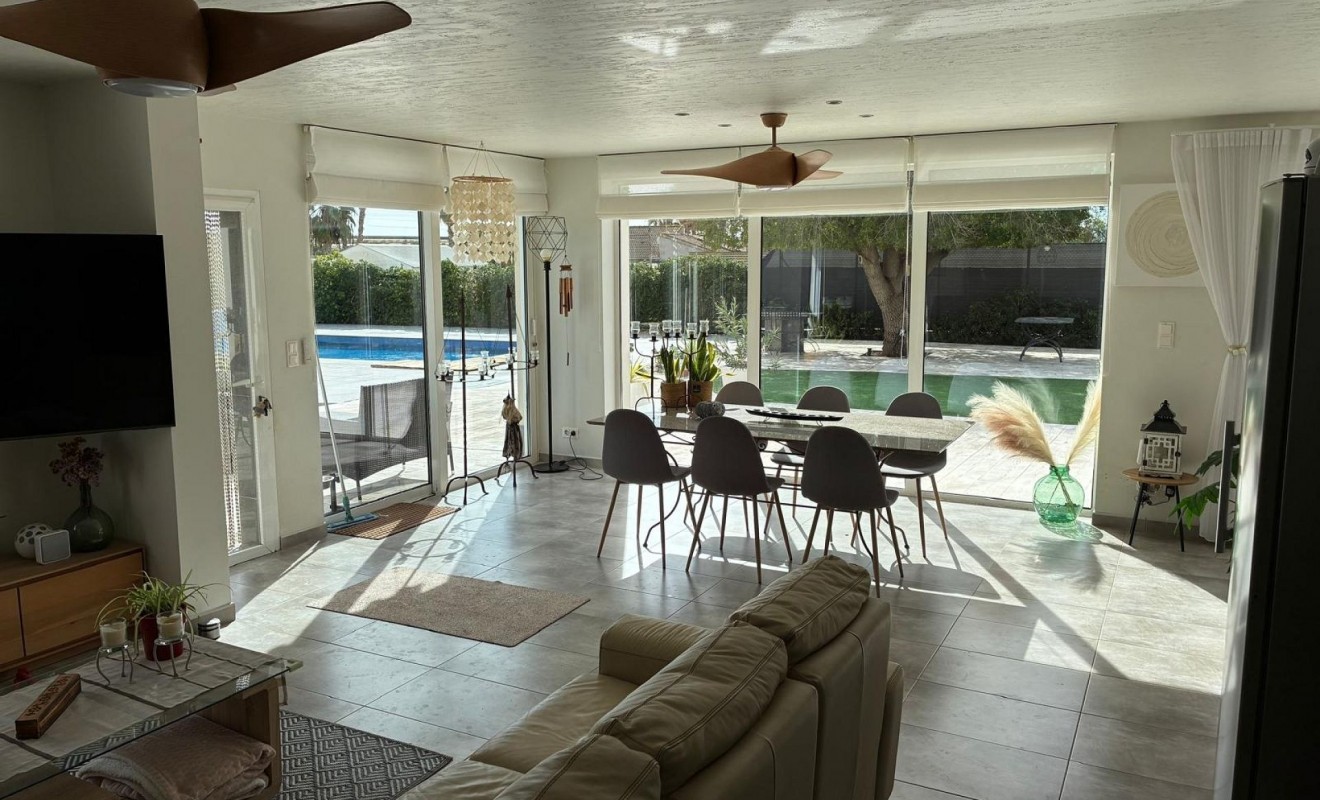 Sale - Detached villa - Crevillente