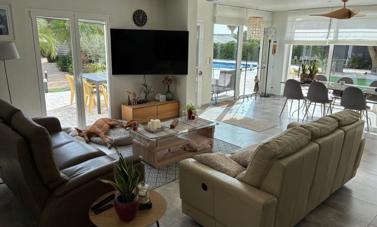 Sale - Detached villa - Crevillente