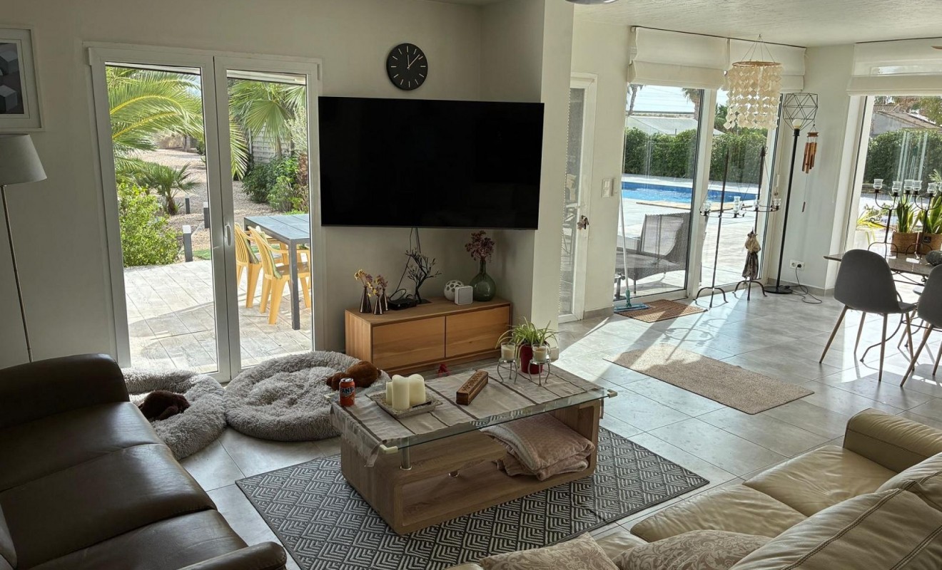 Sale - Detached villa - Crevillente