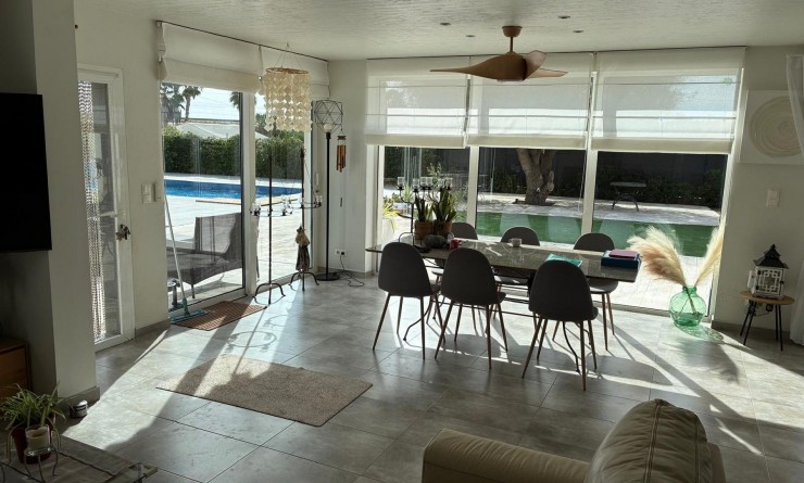 Sale - Detached villa - Crevillente