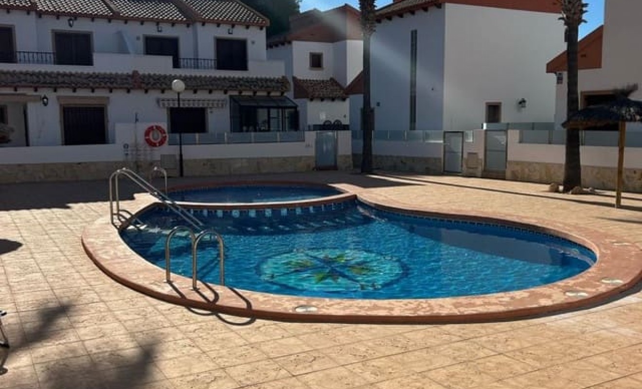 Wederverkoop - Semi-Detached - Villamartín