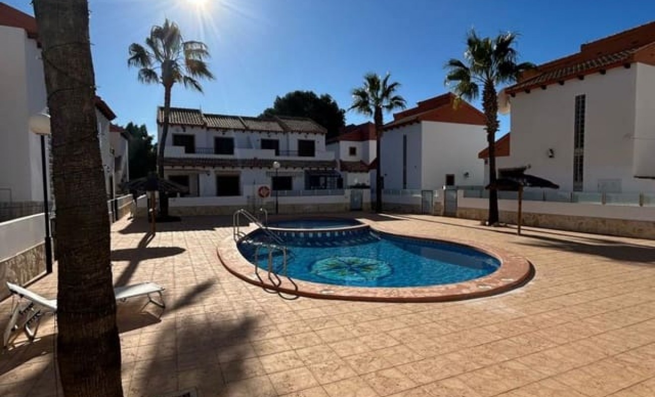 Wederverkoop - Semi-Detached - Villamartín