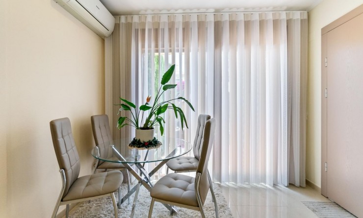 Wederverkoop - Terraced house / Townhouse - Torrevieja - Aguas Nuevas