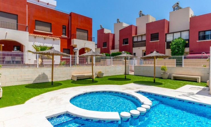 Wederverkoop - Terraced house / Townhouse - Torrevieja - Aguas Nuevas