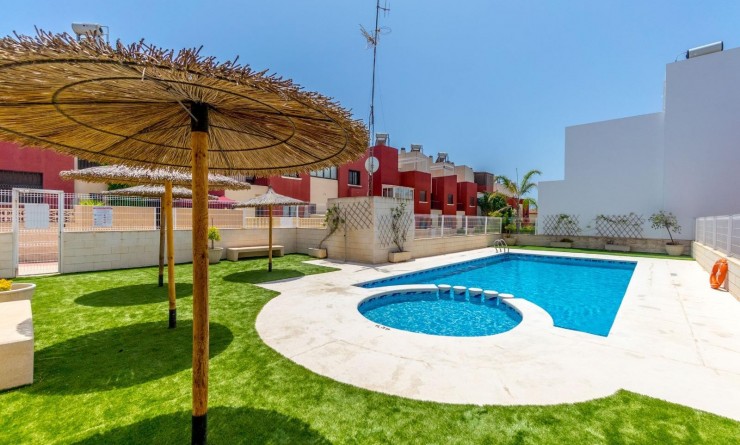 Wederverkoop - Terraced house / Townhouse - Torrevieja - Aguas Nuevas