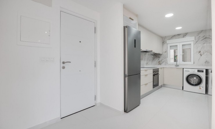 Sale - Apartamento - Torrevieja - Playa de los Naufragos