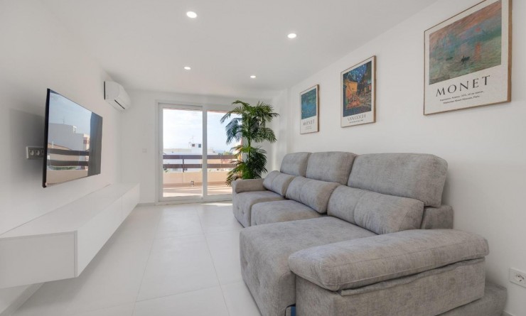Sale - Apartamento - Torrevieja - Playa de los Naufragos