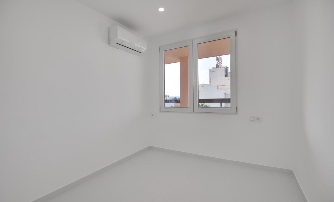 Sale - Apartamento - Torrevieja - Playa de los Naufragos