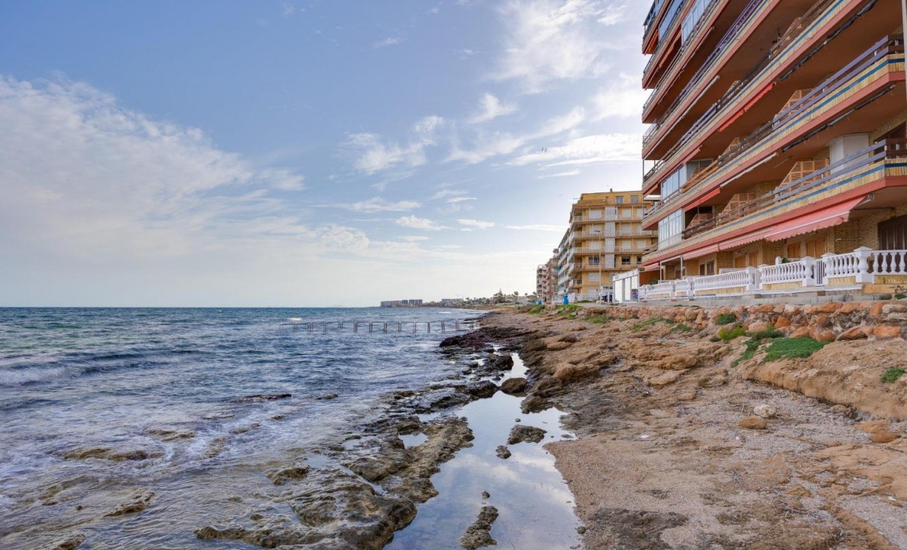 Sale - Apartamento - Torrevieja - Playa de los Naufragos
