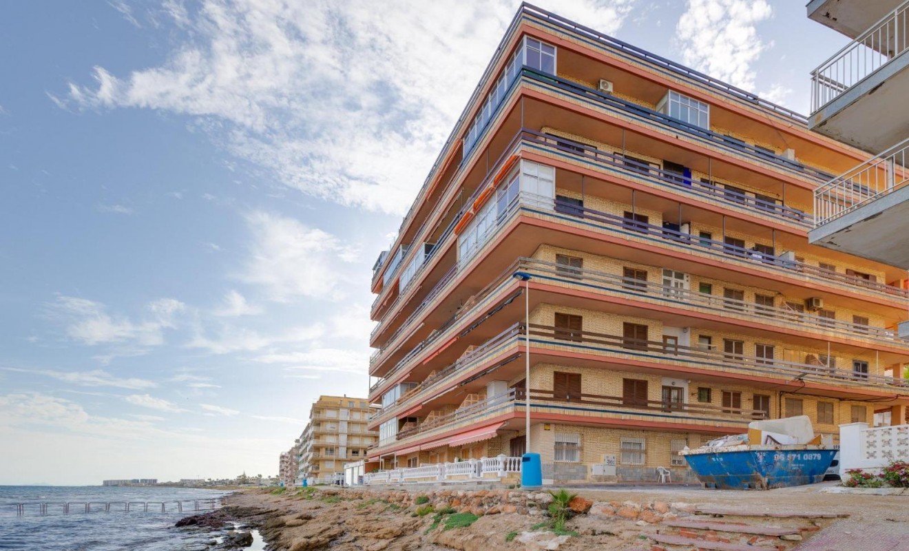 Sale - Apartamento - Torrevieja - Playa de los Naufragos