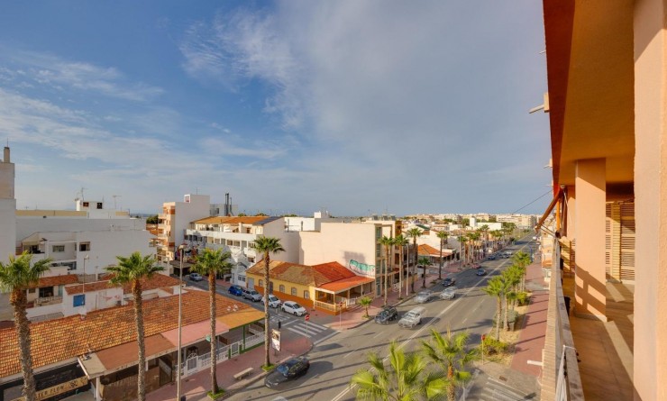 Sale - Apartamento - Torrevieja - Playa de los Naufragos