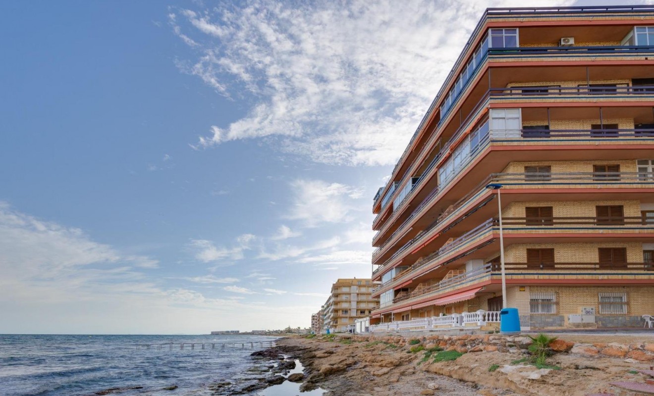Sale - Apartamento - Torrevieja - Playa de los Naufragos