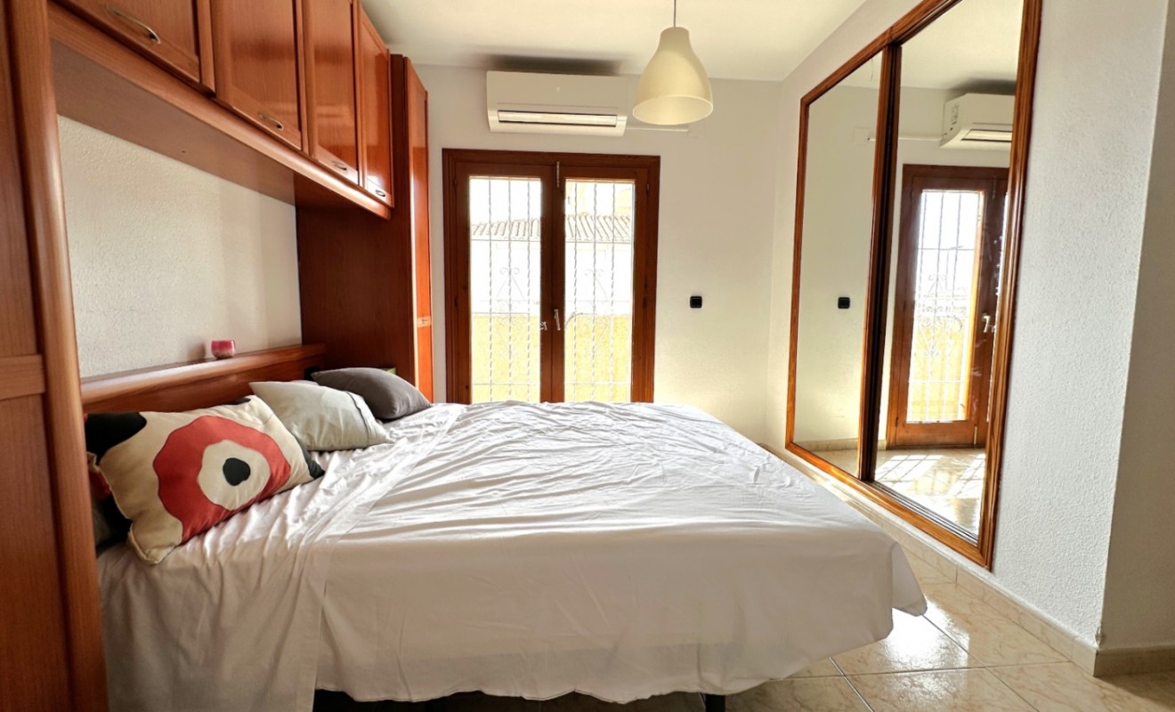 Sale - Bungalow - Orihuela - Costa Blanca Sur