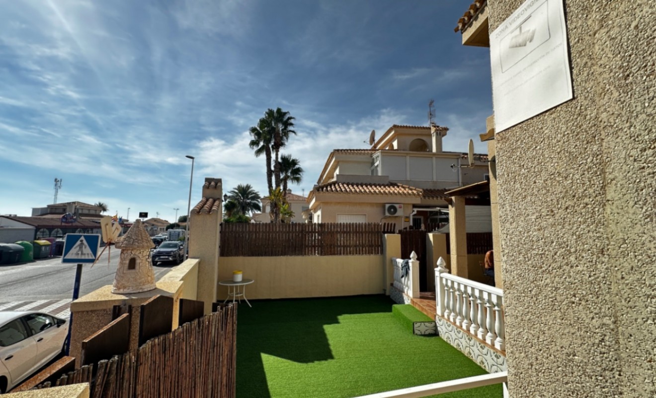 Sale - Bungalow - Orihuela - Costa Blanca Sur