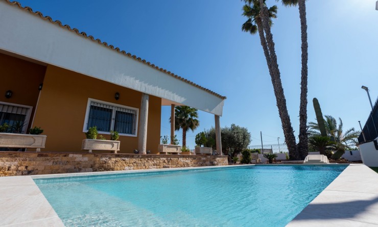 Wederverkoop - Finca - Orihuela