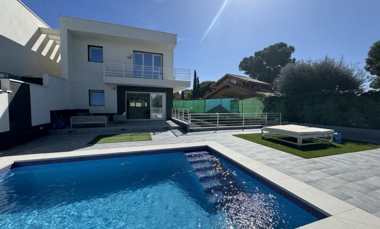 Sale - Villa - Los Balcones