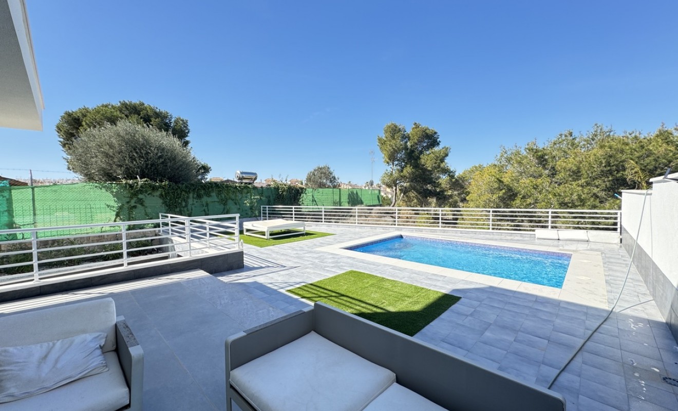 Sale - Villa - Los Balcones