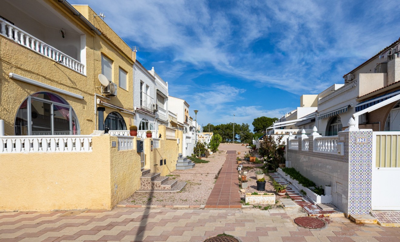 Sale - Terraced house / Townhouse - Torrevieja - La siesta