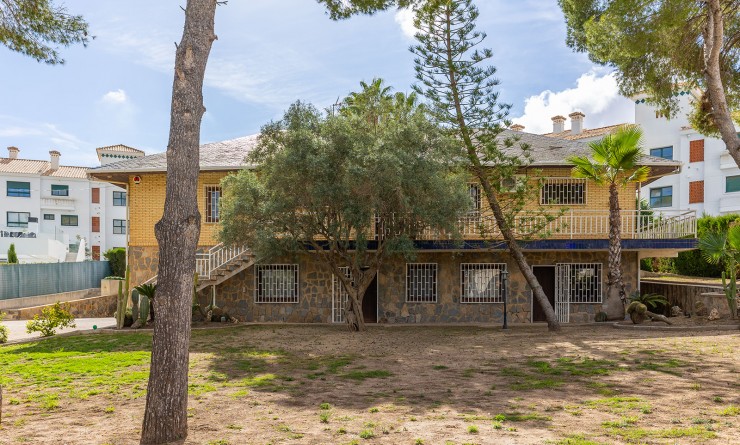 Wederverkoop - Villa - Orihuela Costa - Las Filipinas