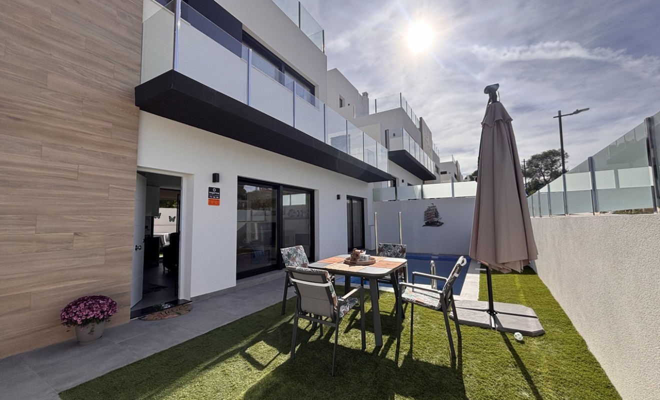 Sale - Villa - Villamartín