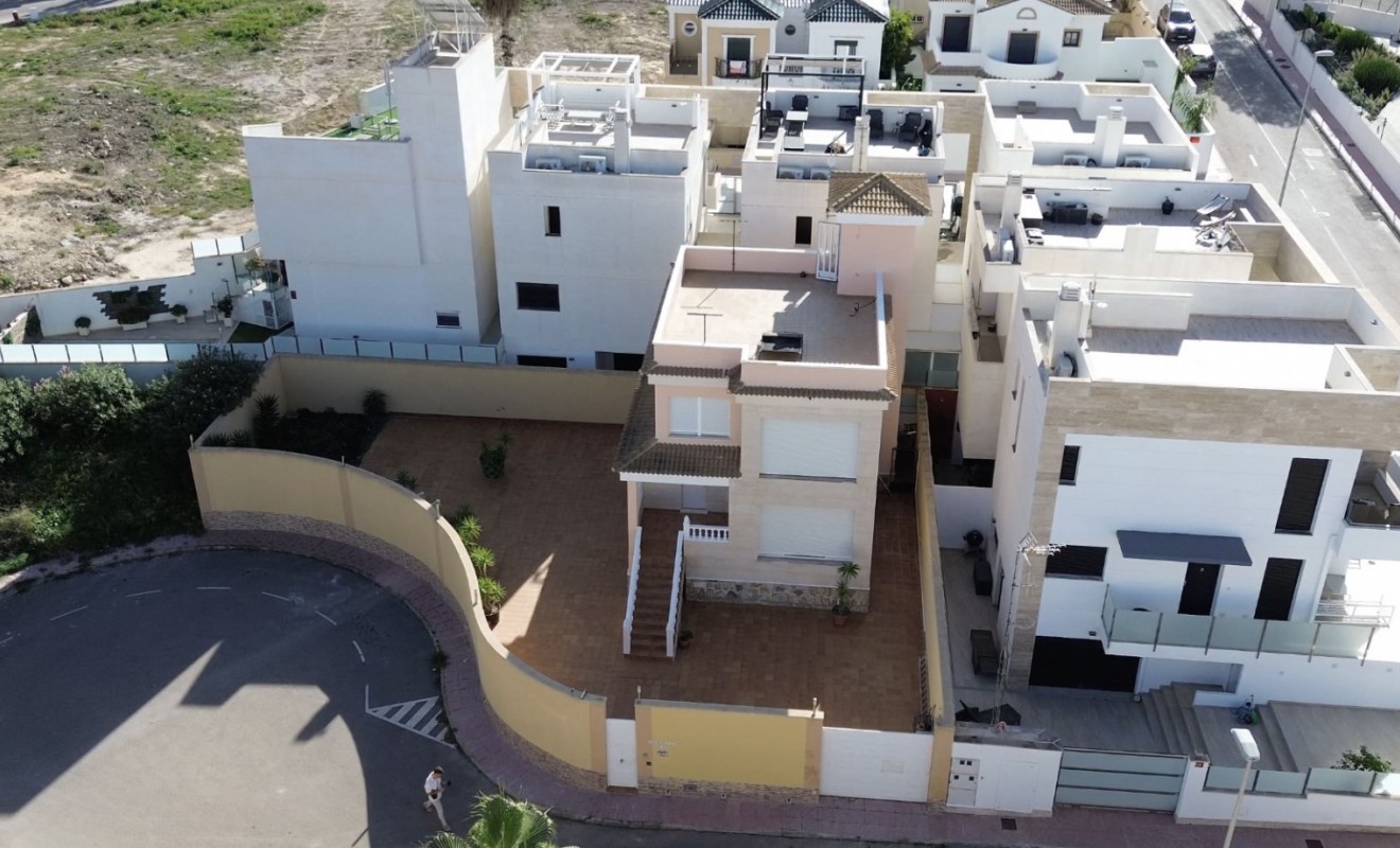 Wederverkoop - Detached villa - Orihuela Costa - Las Filipinas