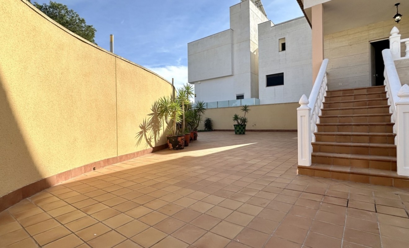 Wederverkoop - Detached villa - Orihuela Costa - Las Filipinas