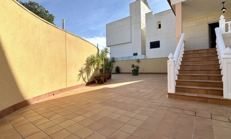 Wederverkoop - Detached villa - Orihuela Costa - Las Filipinas