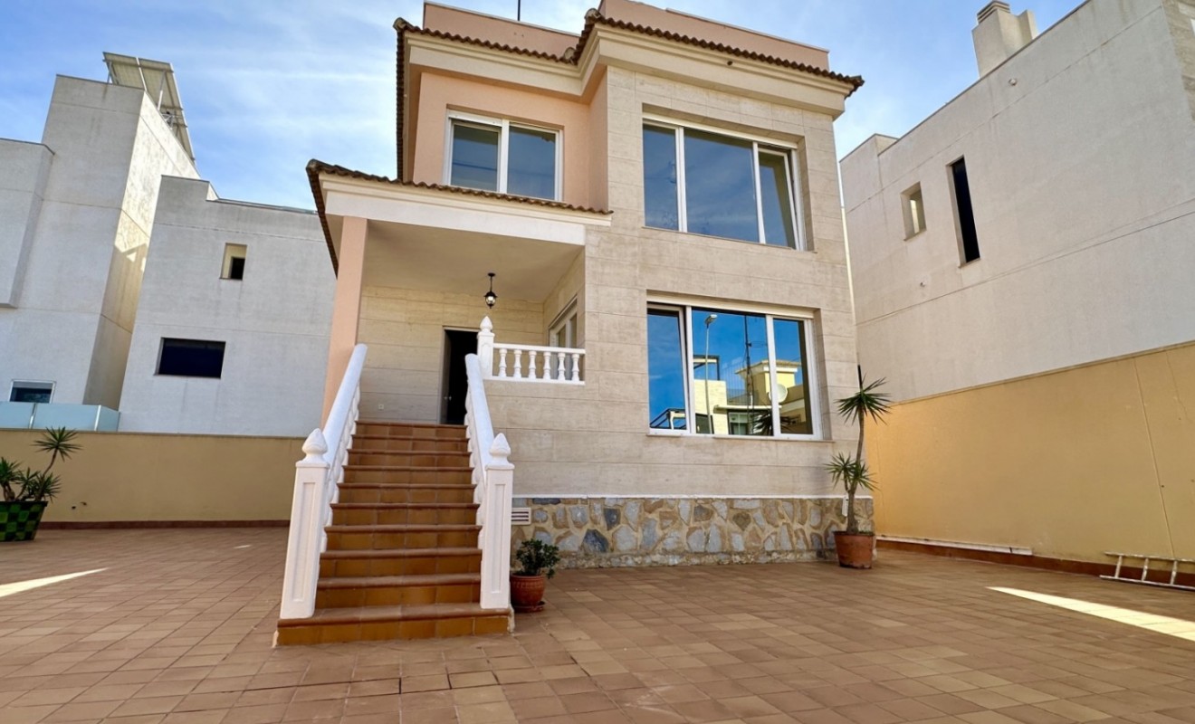 Wederverkoop - Detached villa - Orihuela Costa - Las Filipinas